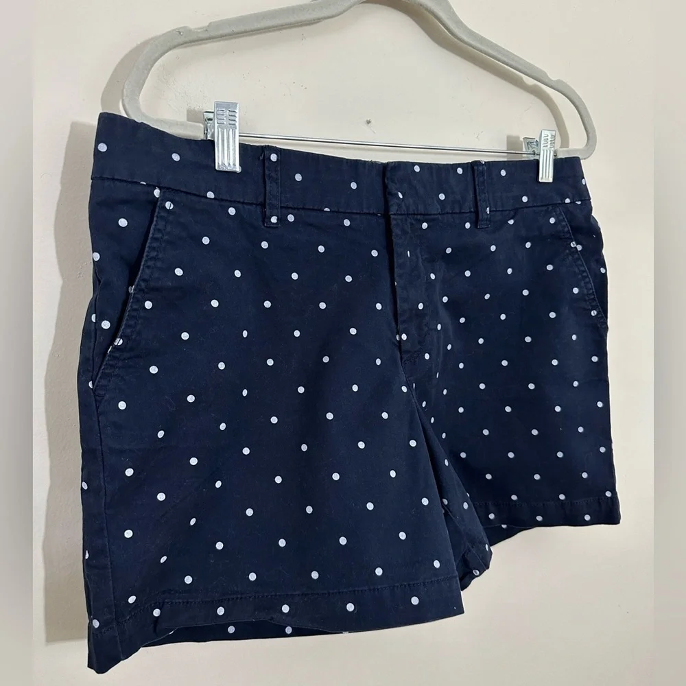 Tommy Hilfiger sz 12 shorts navy with a mini white dot